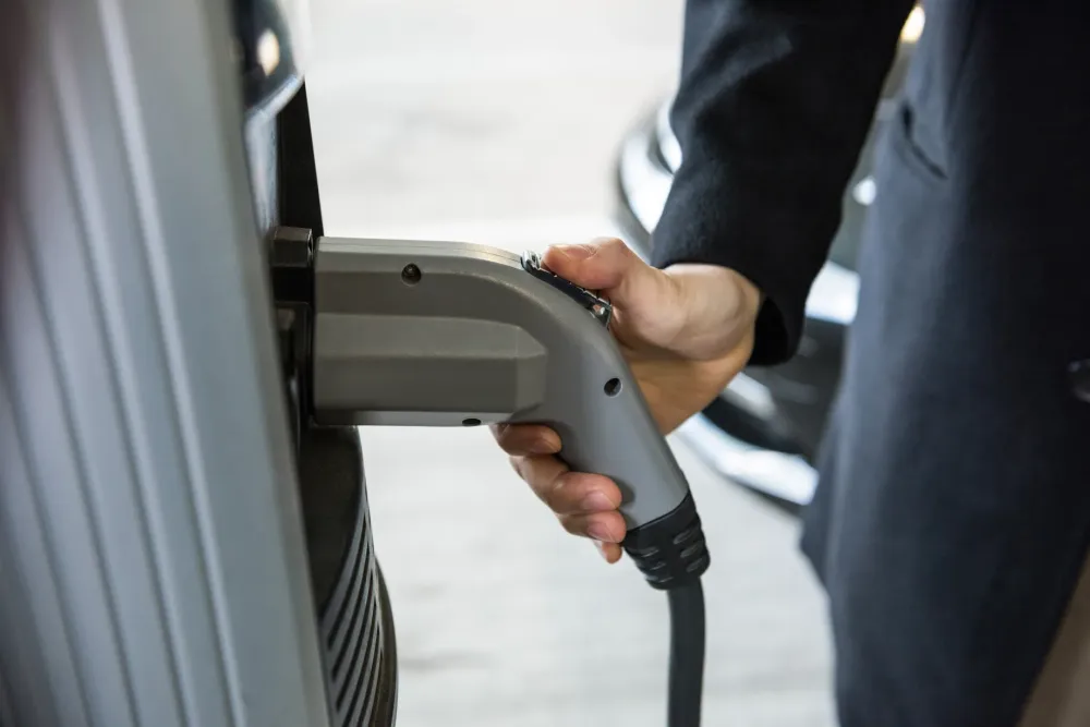 Borne de recharge près de Baume-les-Messieurs